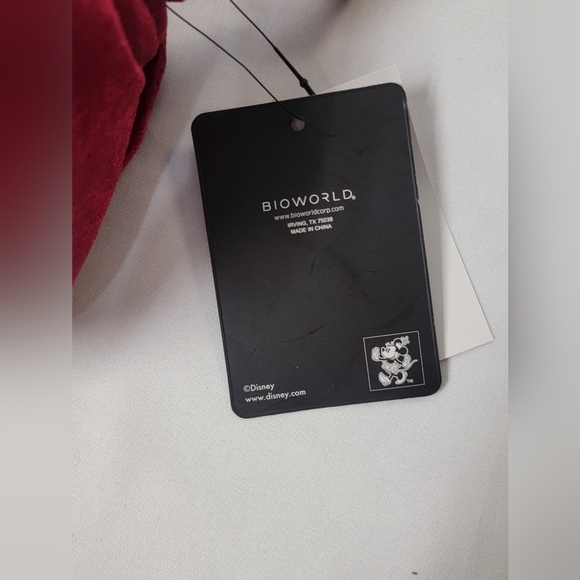 Bioworld Disney Minnie Mouse Burgandy Quilted Crossbody Bag with Gold Bow - Picture 4 of 9